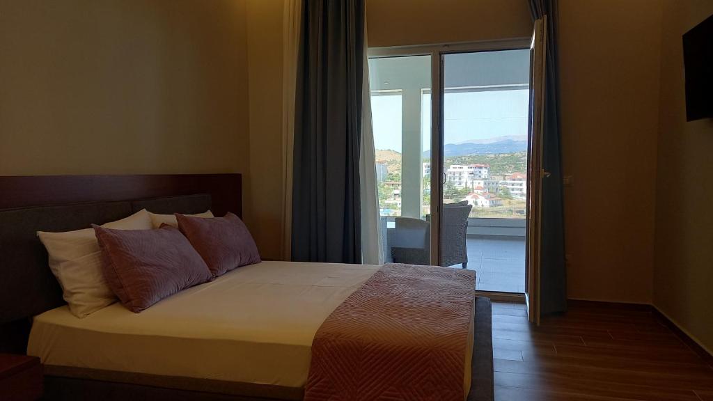 hotel ksamil double room with tarrace
